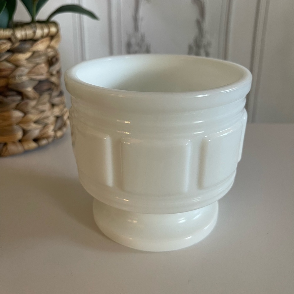 Elegant White Ceramic Planter